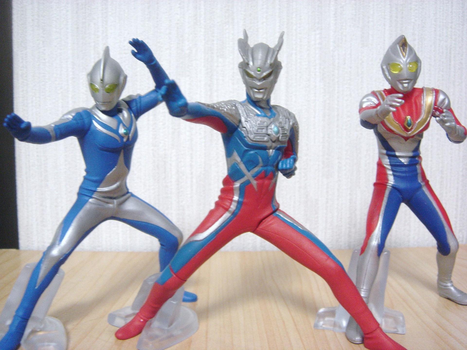 HDM創絶ウルトラマン 輝く希望の光編｜発売日：2012年4月